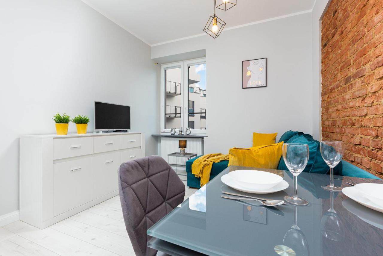 Stylish & Modern Praga By Renters *