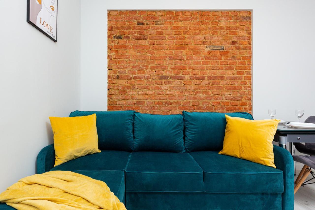 Stylish & Modern Praga By Renters *