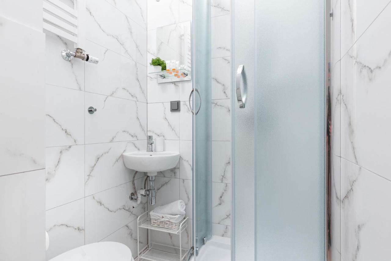 Apartment Stylish & Modern Praga By Renters *
