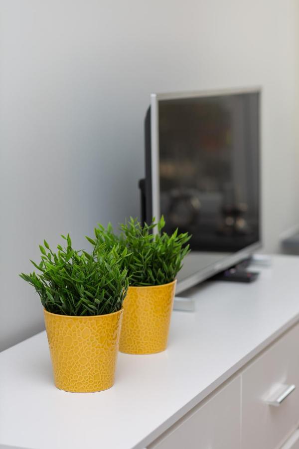 Stylish & Modern Praga By Renters Apartment *