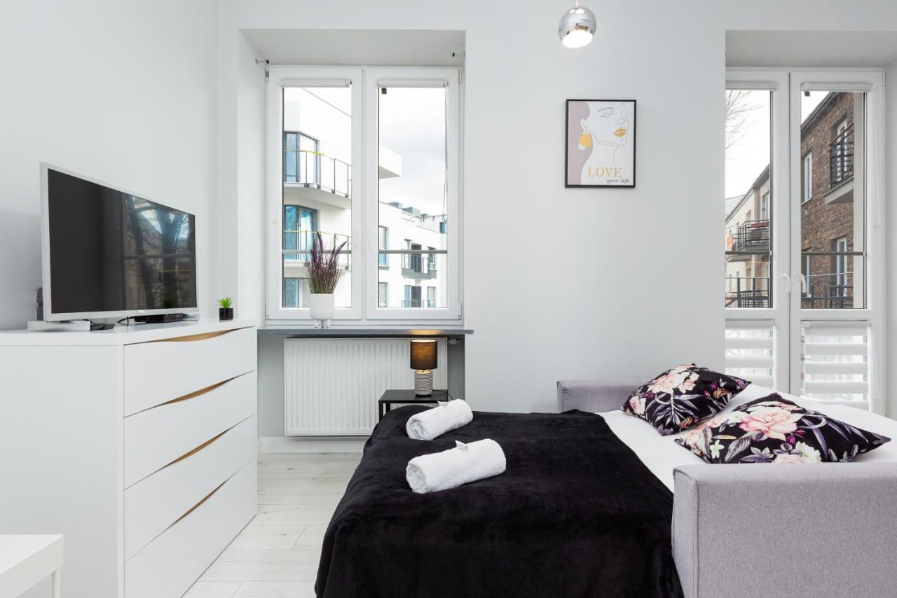 Stylish & Modern Praga By Renters *