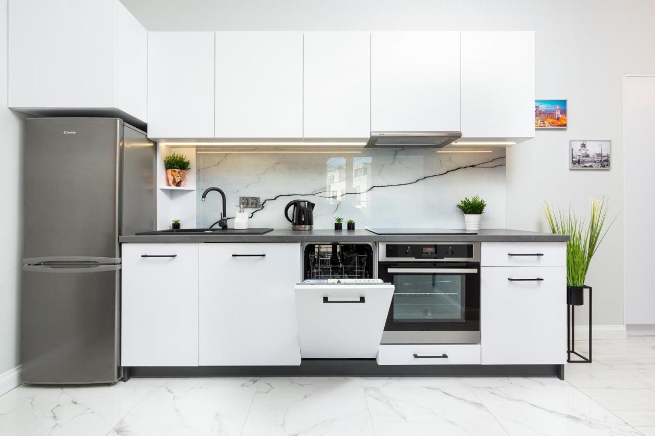 Stylish & Modern Praga By Renters *